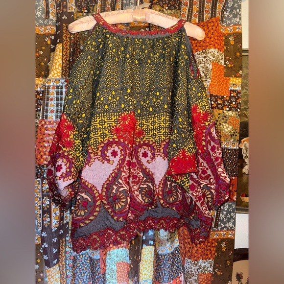 Umgee USA boho off shoulder blouse - Picture 2 of 5